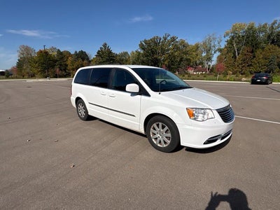 2016 Chrysler Town & Country Touring