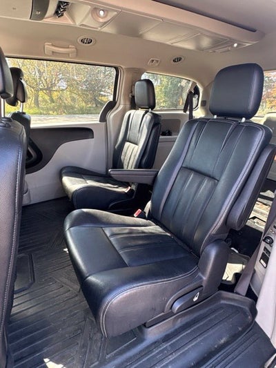 2016 Chrysler Town & Country Touring