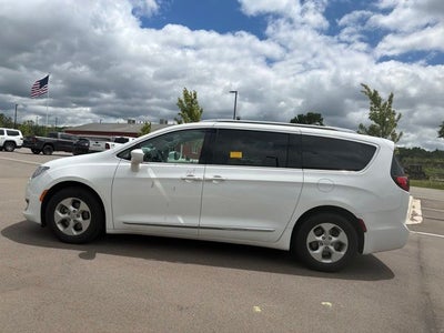2017 Chrysler Pacifica Touring L Plus