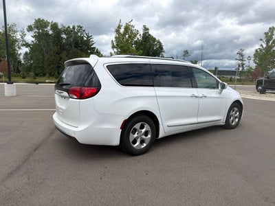2017 Chrysler Pacifica Touring L Plus
