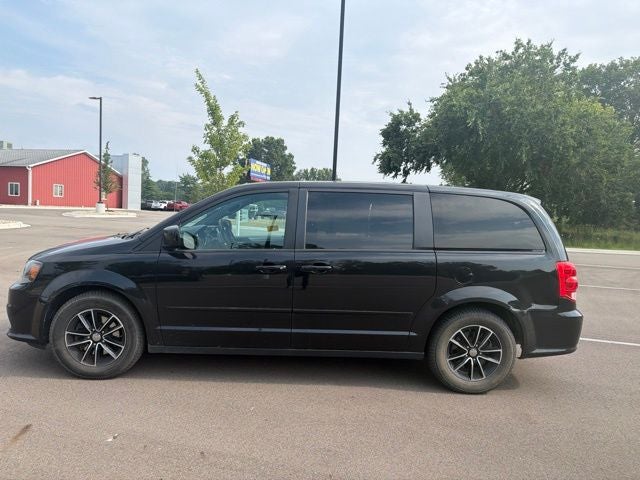 Used 2017 Dodge Grand Caravan GT with VIN 2C4RDGEG7HR639553 for sale in Walled Lake, MI