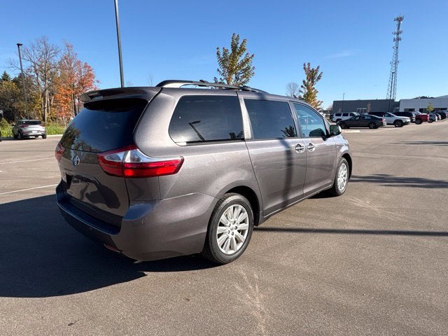2017 Toyota Sienna XLE 7 Passenger